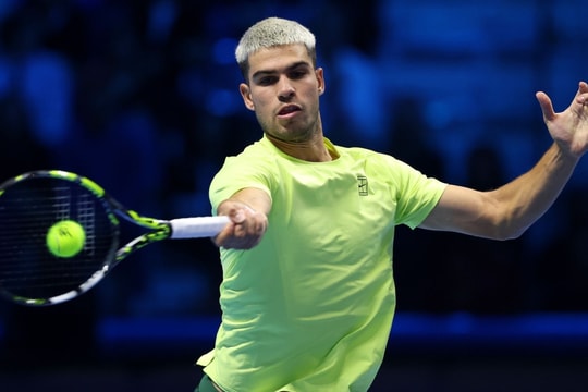 Alcaraz khởi đầu thuận lợi ở ATP Finals
