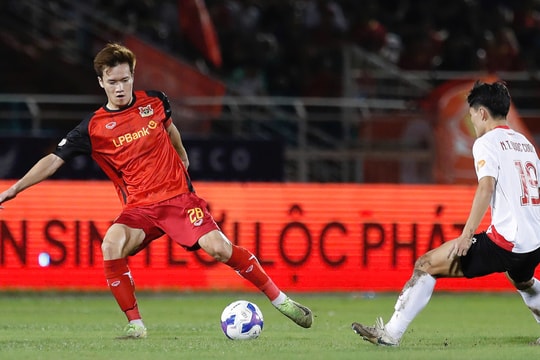 Nguyễn Hoàng Đức phá kỷ lục cá nhân ở V-League