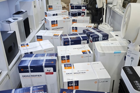 Máy hút ẩm 'cháy hàng' trái mùa