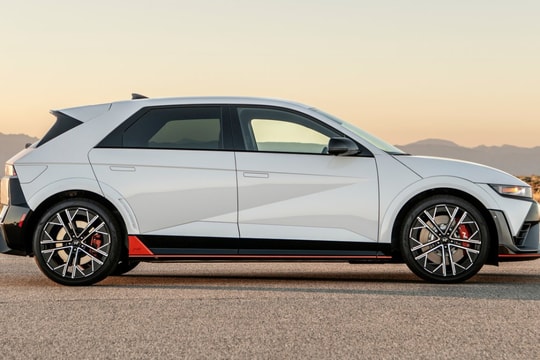 Chủ xe điện không thể tự ý thay má phanh