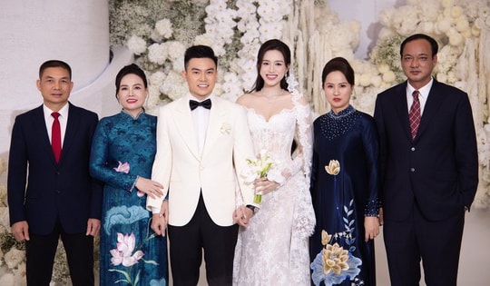 Bố mẹ chồng Hoa hậu Đỗ Thị Hà gây chú ý tại tiệc cưới hoành tráng của con