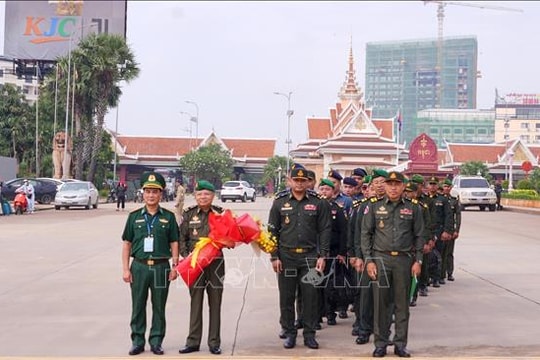 Sĩ quan trẻ Việt Nam - Campuchia thắt chặt tình đoàn kết