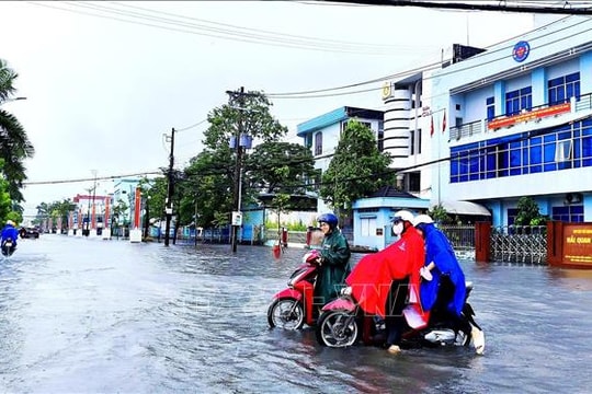 Thời tiết đêm 11/11: Nhiều nơi mưa dông, đề phòng lốc, sét, gió giật mạnh