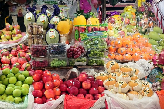 Trái cây ngoại ồ ạt vào Việt Nam
