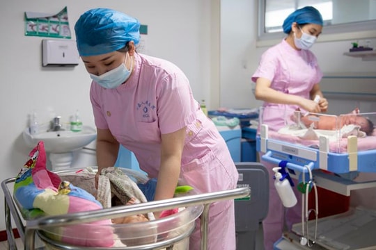 Chính phủ trả tiền, người Trung Quốc vẫn ngại sinh con