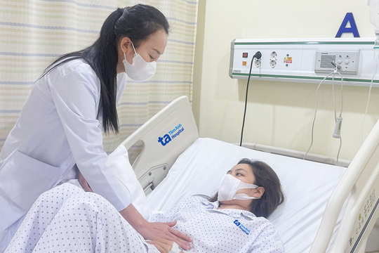 Số người ngộ độc sau ăn bánh mì ở TP HCM tăng gần 300