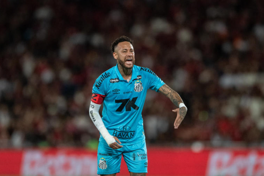 Neymar tố trọng tài ngạo mạn, nổi giận vì bị thay ra