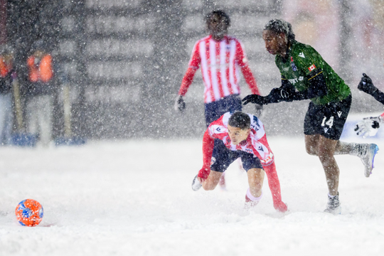 Trận chung kết phủ trắng tuyết tại Canada