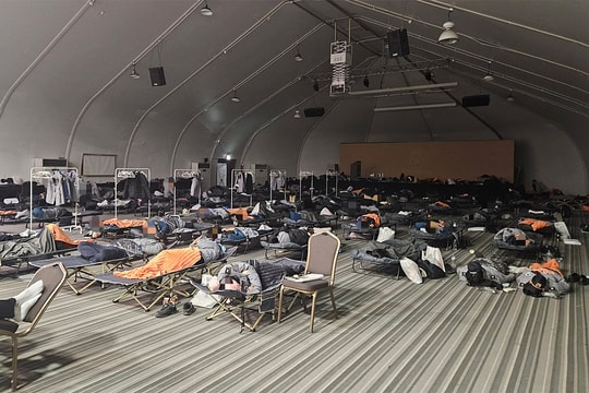 Hàn Quốc điều tra việc cảnh sát phải ngủ 'như người vô gia cư' giữa APEC