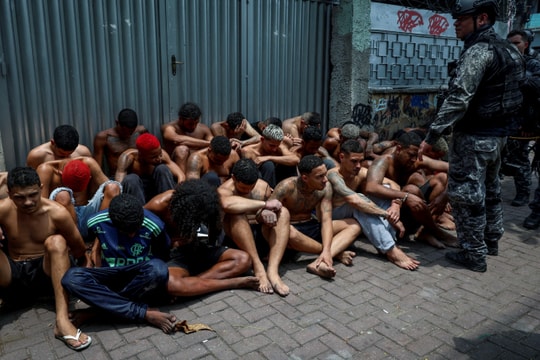 Hé lộ mạng lưới tội phạm tỷ USD sau cuộc đột kích đẫm máu ở Rio de Janeiro