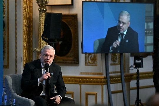 Ukraine đình chỉ Bộ trưởng Tư pháp để điều tra tham nhũng