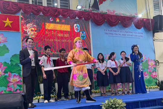 'Việt điệu trăng thanh' - Sân chơi âm nhạc dân tộc cho học sinh TP Hồ Chí Minh