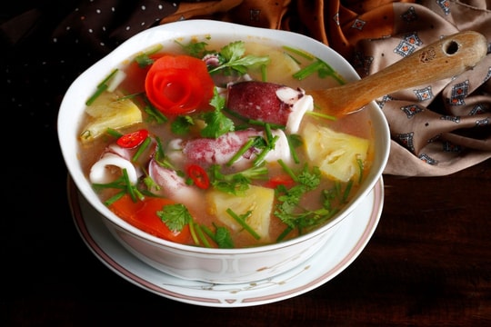 Mực nấu ngót kiểu Nam Bộ