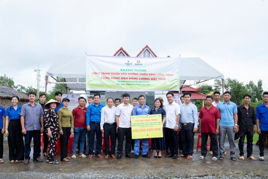 PVCFC tài trợ tuyến đèn năng lượng mặt trời tại Cà Mau