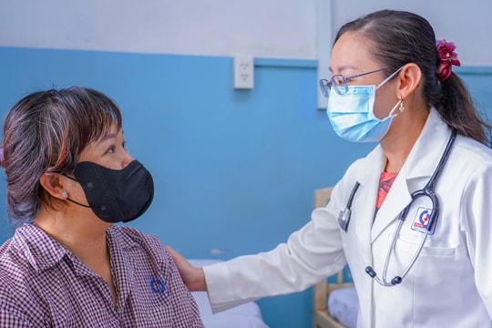 Làm gì khi có dấu hiệu ngộ độc thực phẩm?