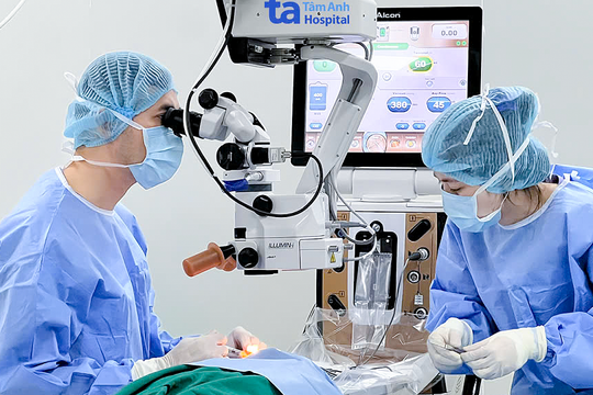 Đục thủy tinh thể ở tuổi 28