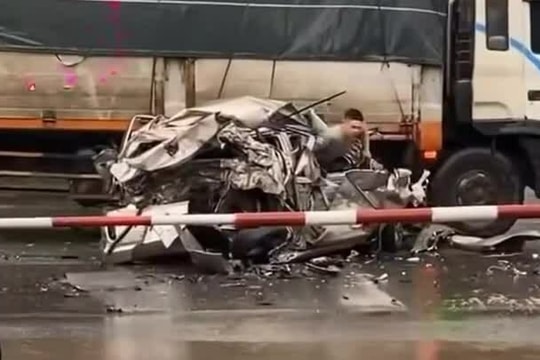 'Bài học rút ra từ sau vụ tai nạn xe bị vò nát'