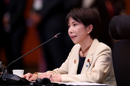 Thủ tướng Nhật Bản làm việc từ 3h sáng