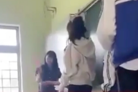 Đường chông gai của cô giáo trẻ bị thôi việc vì đánh học sinh