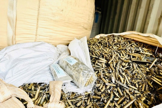 25 tấn vỏ đạn quân dụng tuồn lậu vào Việt Nam