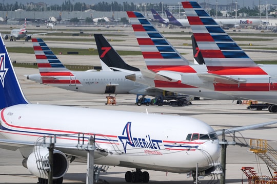 Nhiều phi cơ riêng của giới tỷ phú Mỹ bị cấm bay