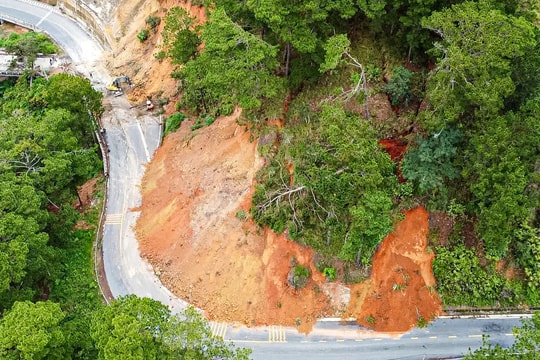 Đào cắt đồi, kè rọ đá khắc phục sạt lở đèo cửa ngõ Đà Lạt