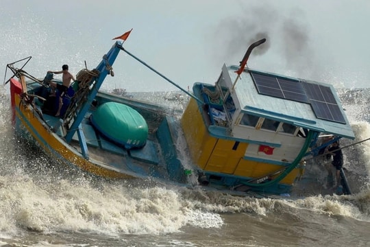 Sóng đánh chìm 6 tàu ở Lâm Đồng