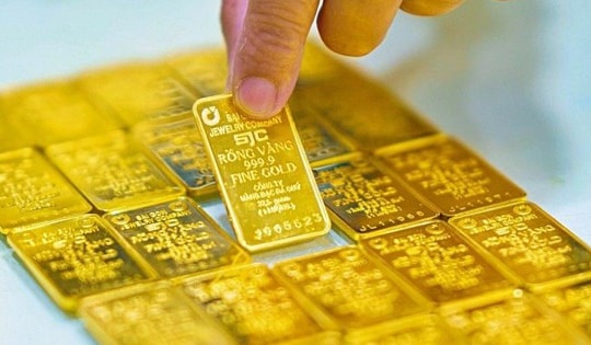 Giá vàng hôm nay 12/11: Tiếp tục đà tăng vọt