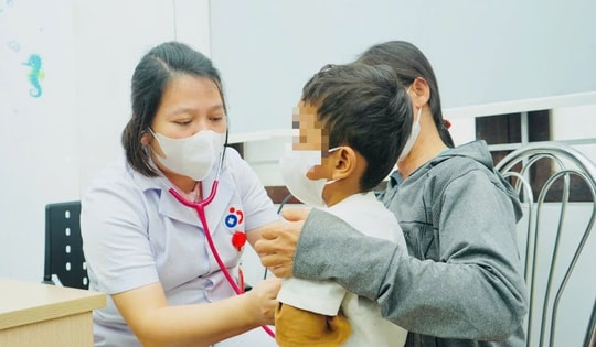 Nghệ An: Hàng loạt học sinh nghỉ học do mắc cúm A, bác sĩ cảnh báo nguy cơ biến chứng