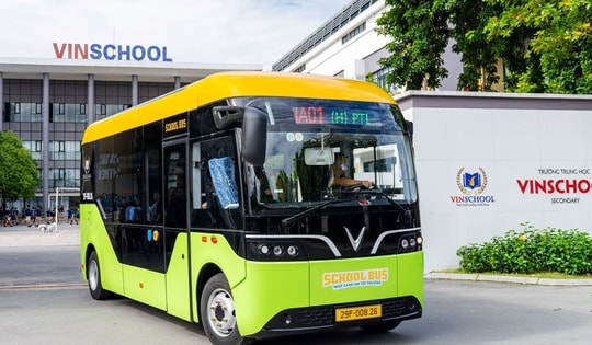 Dịch vụ đưa đón học sinh bằng xe buýt điện nhỏ nhất của VinFast chính thức vận hành