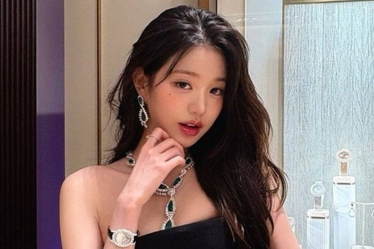 Nữ ca sĩ mua nhà 9,3 triệu USD ở tuổi 21