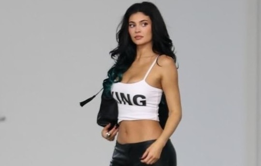 Bạn gái 'người đàn ông đẹp trai nhất thế giới' gây chú ý