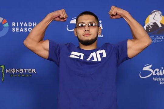 Võ sĩ Kazakhstan lập môn phái, khiêu chiến võ lâm Trung Quốc