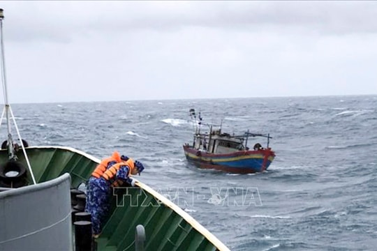 Thời tiết ngày 13/11: Bắc Bộ lạnh về đêm, trên biển gió mạnh và sóng lớn