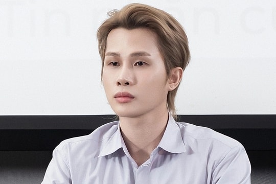 'Ca sĩ lệch chuẩn văn hóa vì thiếu nền tảng mỹ học'