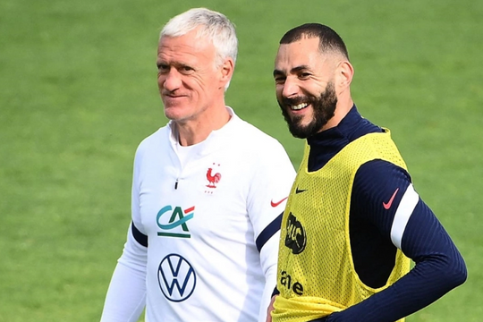 Deschamps có thể tái hợp Benzema ở Saudi
