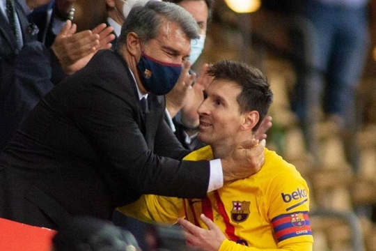 Chủ tịch Barca: 'Messi trở lại là điều không thực tế'