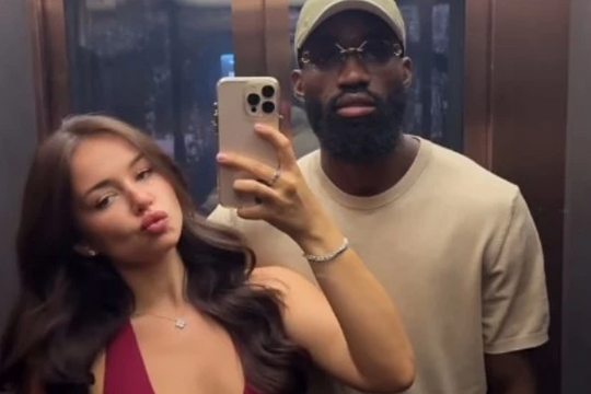 Sao Cameroon vướng bê bối tình ái khi tập trung ĐTQG