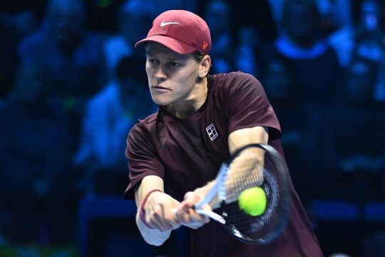 Sinner vào bán kết ATP Finals