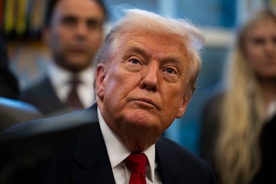 Thách thức với ông Trump khi chính phủ mở cửa trở lại