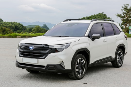 Subaru Forester 2.5i-L EyeSight giá gần 1,3 tỷ đồng