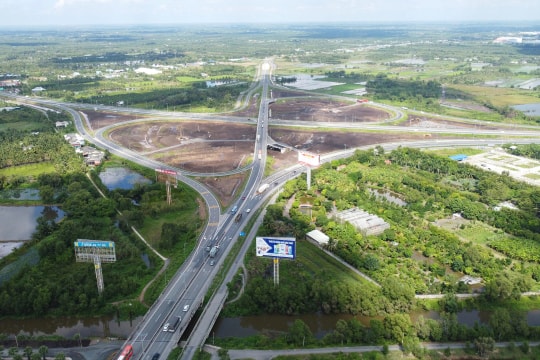 Bốn dự án giao thông được khởi công dịp 19/12