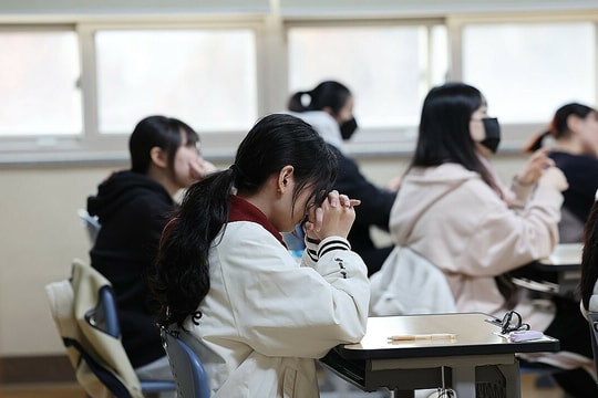 Hàn Quốc cấm 140 chuyến bay để tránh làm ồn kỳ thi đại học