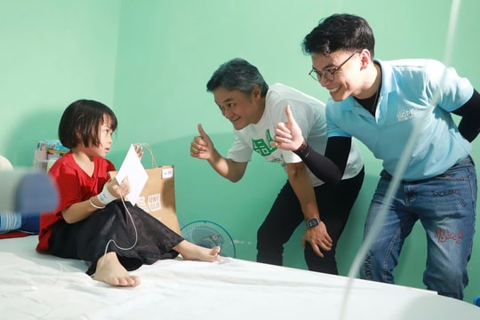 Quỹ Hy vọng và Uniqlo hỗ trợ bão lũ ở Huế