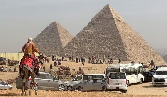 Phát hiện điều kỳ lạ bên trong kim tự tháp ở Ai Cập