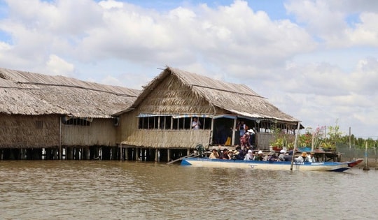 Khám phá "biển hồ giữa lòng đồng bằng" ở Cà Mau
