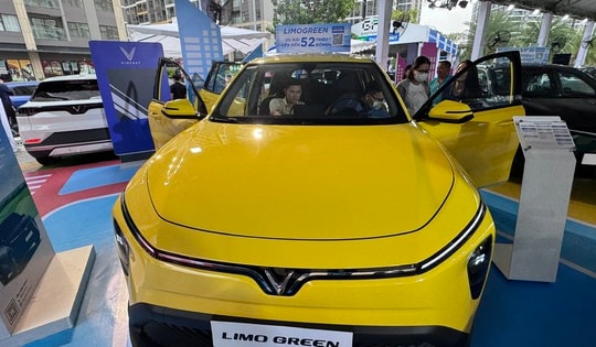 Mẫu MPV 7 chỗ mới nhất của VinFast gây bất ngờ cho giới chạy xe dịch vụ