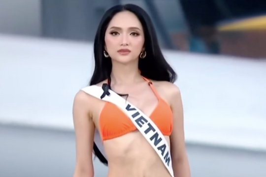 Hương Giang căng thẳng trình diễn áo tắm tại Miss Universe, fan Việt lo lắng