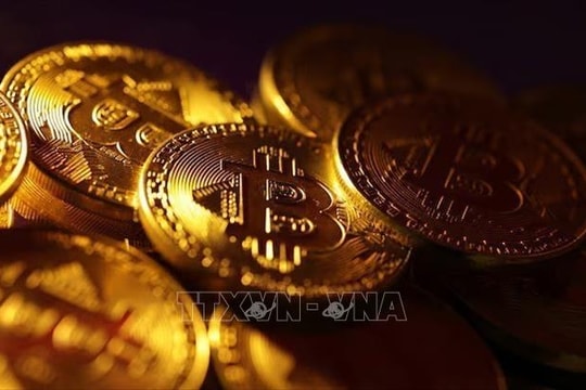 Bitcoin mất ngưỡng 100.000 USD/BTC khi thị trường né tránh rủi ro