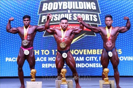 Lực sĩ Phạm Văn Mách vô địch thể hình thế giới ở tuổi 49